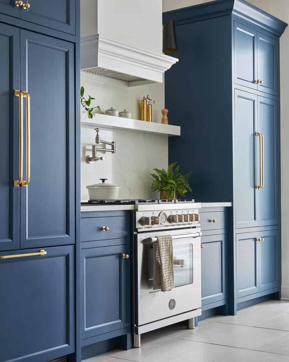 16 Blue Kitchen Cabinets That Display Elegance And Good Taste – DecoFond