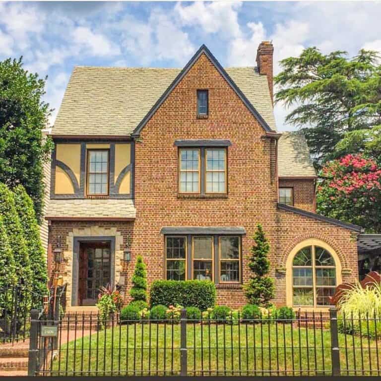 Exploring the Timeless Beauty of 20 English Tudor Houses – DecoFond