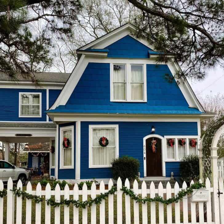 Fall House Blue Blue Houses Are Taking Over—Get Inspired with These Jaw-Dropping Ideas ...