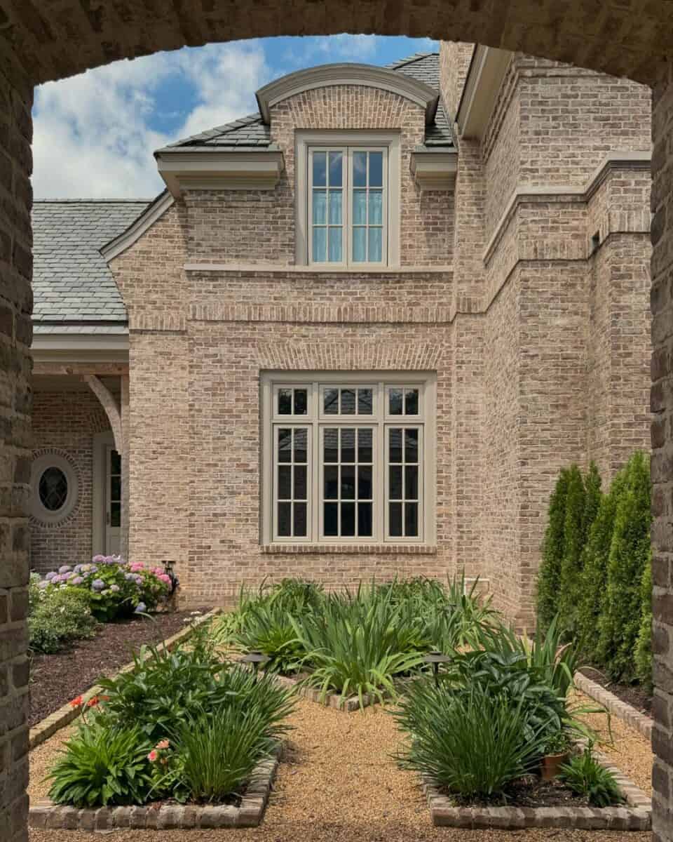 Timeless Elegance: 23 Stunning Brick House Designs – DecoFond