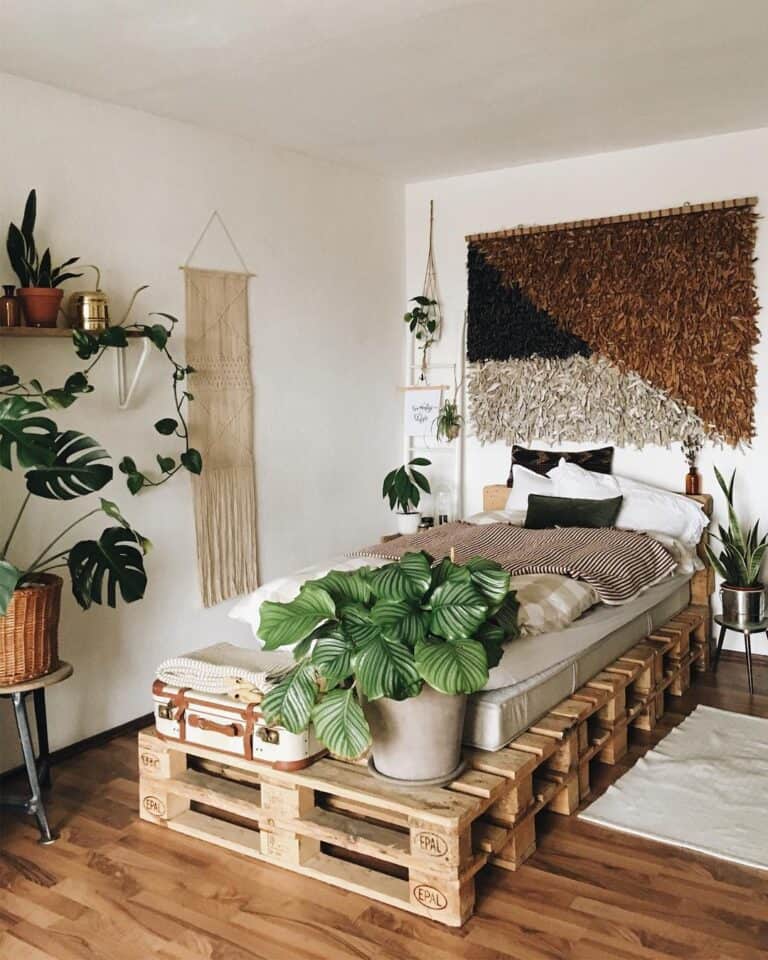 Upcycling Pallets for a Cozy Bedroom Retreat – DecoFond