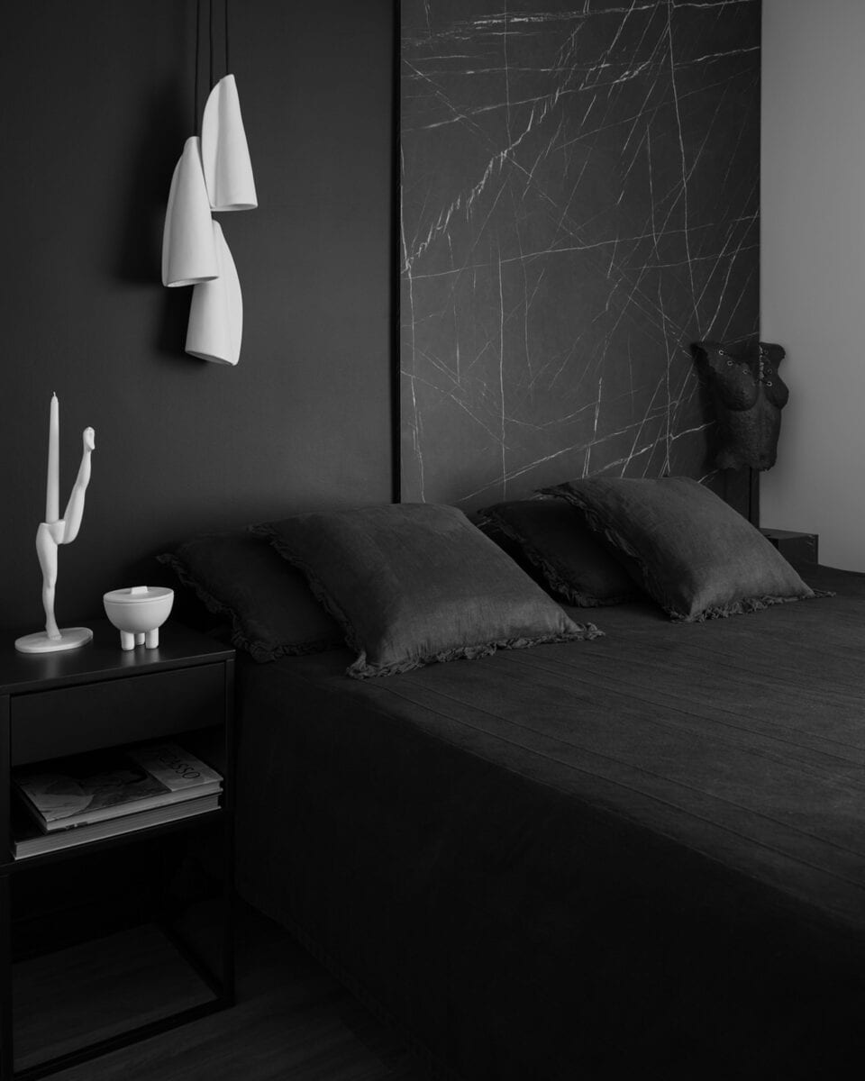Monochrome Magic: 20 Black & White Bedroom Decor Ideas – DecoFond