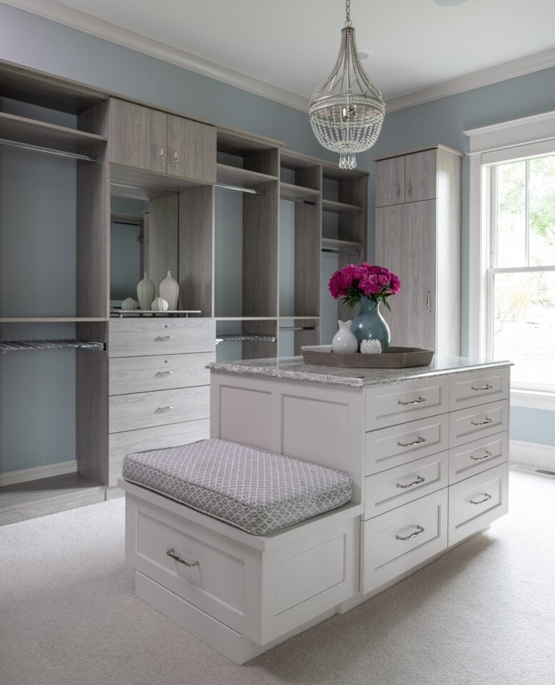 21 Ideas For Closet Islands – Glamour & Practicality – DecoFond