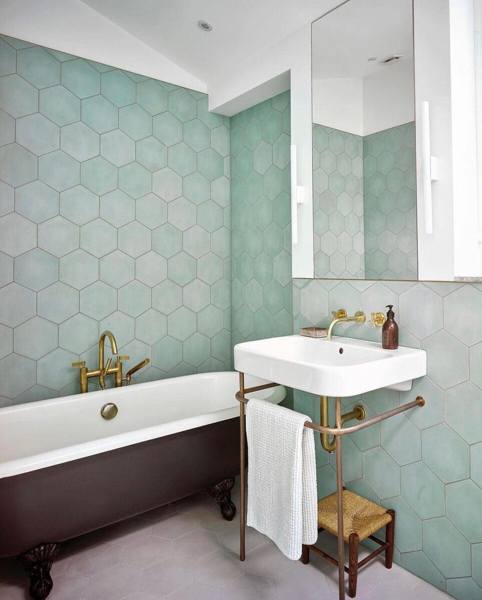 Geometric Gems: 18 Hexagon Bathroom Tiles That Add Character – DecoFond