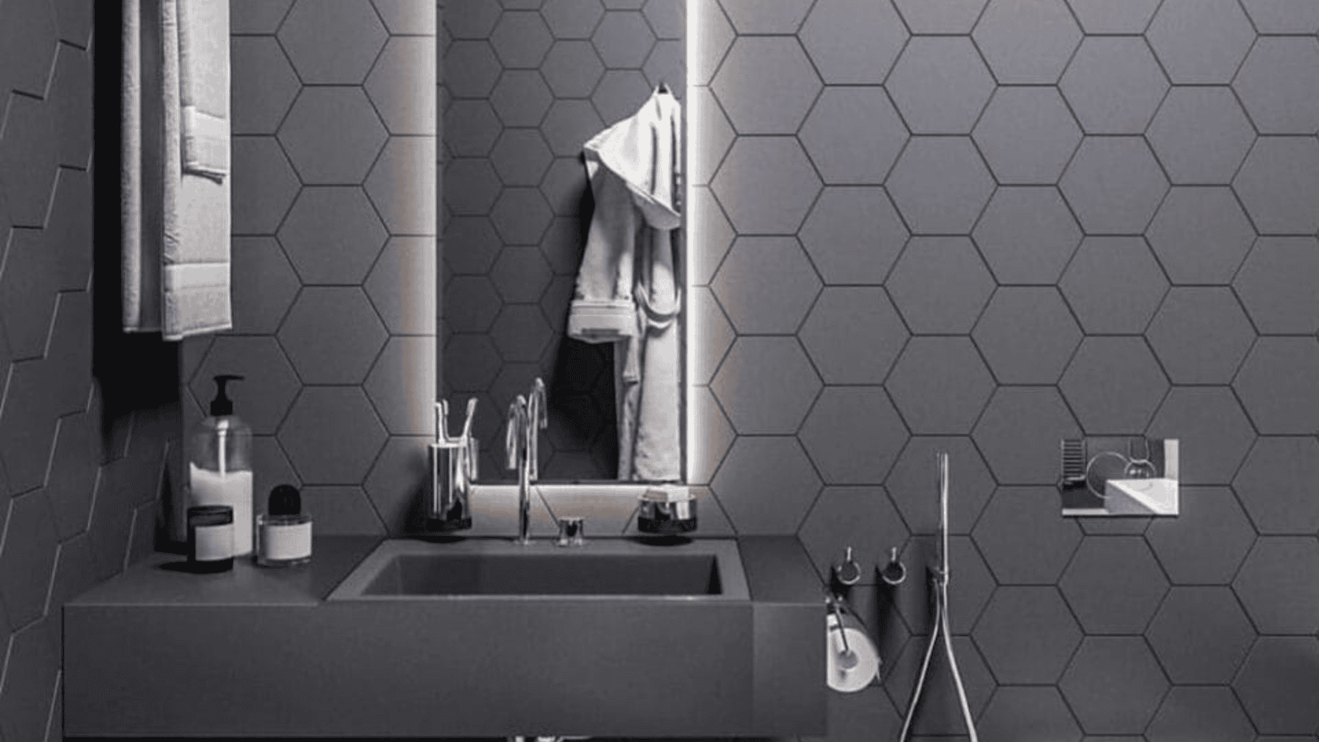 Geometric Gems: 18 Hexagon Bathroom Tiles That Add Character