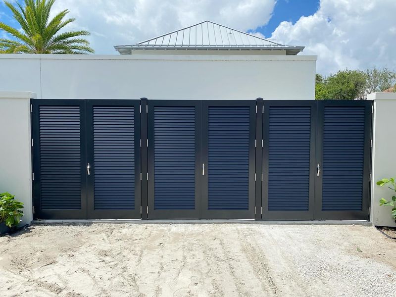 Bi-Fold Aluminum Gate