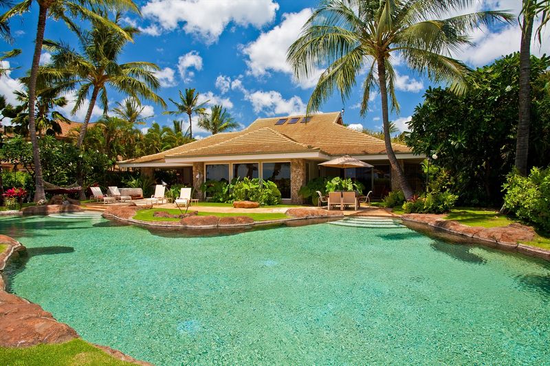 Beachfront Bungalow in Maui, Hawaii