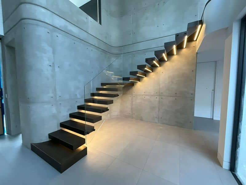 Cantilevered Concrete Steps