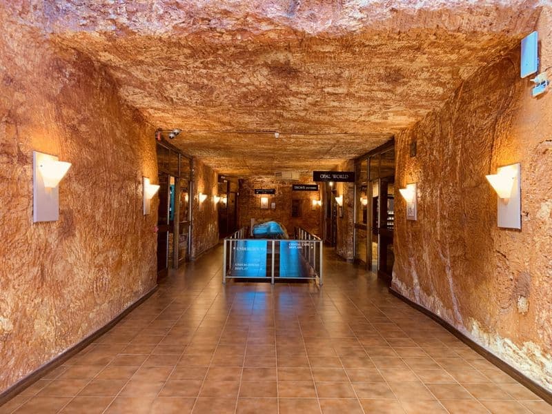 Desert Cave Hotel, Australia