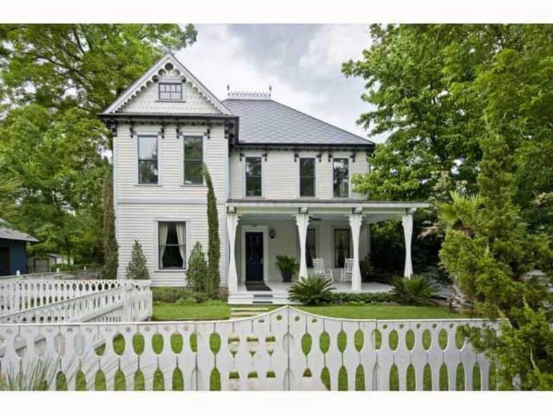 Elijah Wood's Cozy Cottage