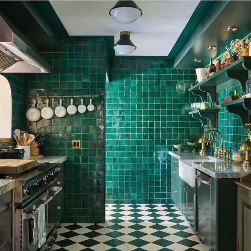 Emerald Green: For When You Want Your Kitchen to Shine