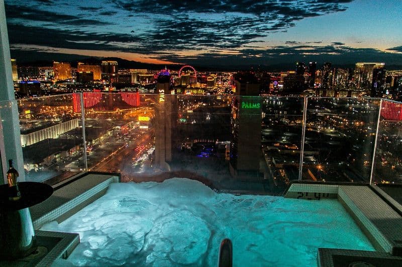 For Exploring Vegas: Stunning Penthouse with a View