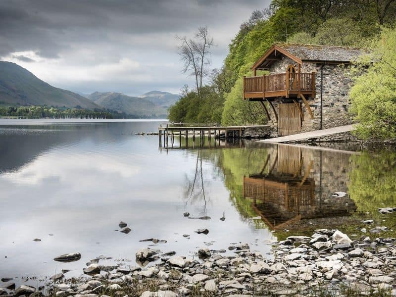 Lakeside Cottage in Lake District, UK