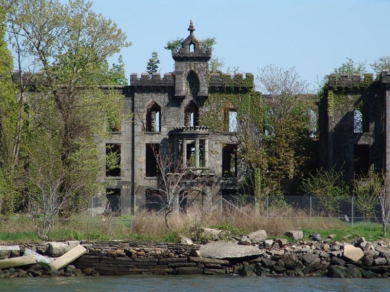 Renwick Smallpox Hospital (New York, New York)