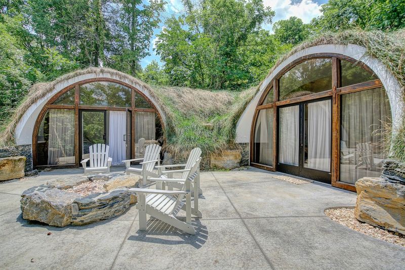 Sassafras Dome Earth Home in Tennessee, USA