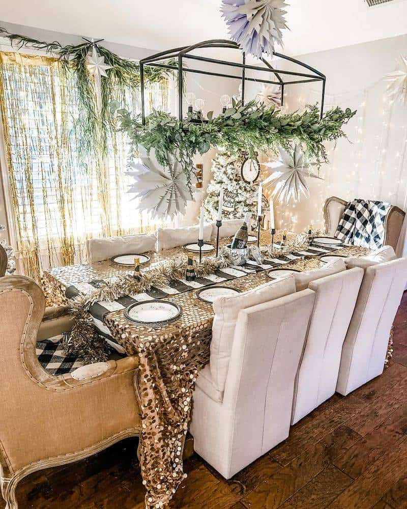 Tinsel as Table Runners