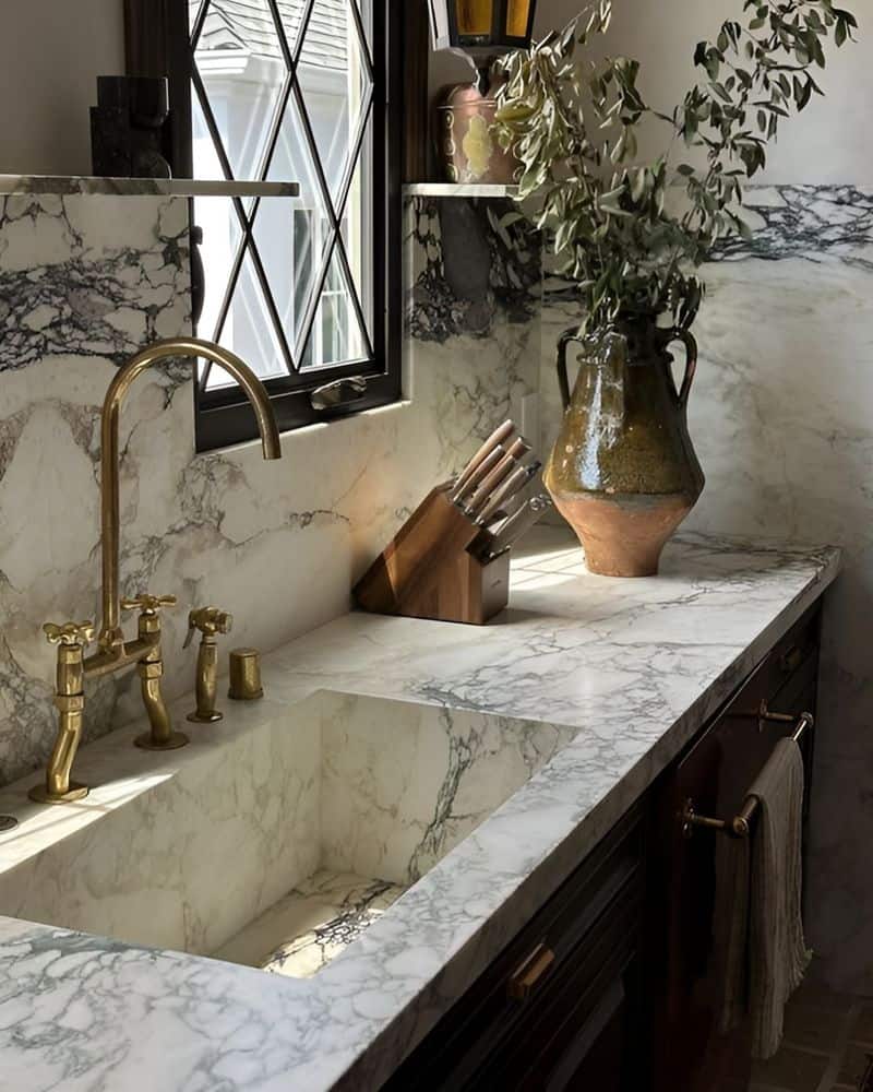 Veiny Marble Countertops: More Drama Than a Soap Opera