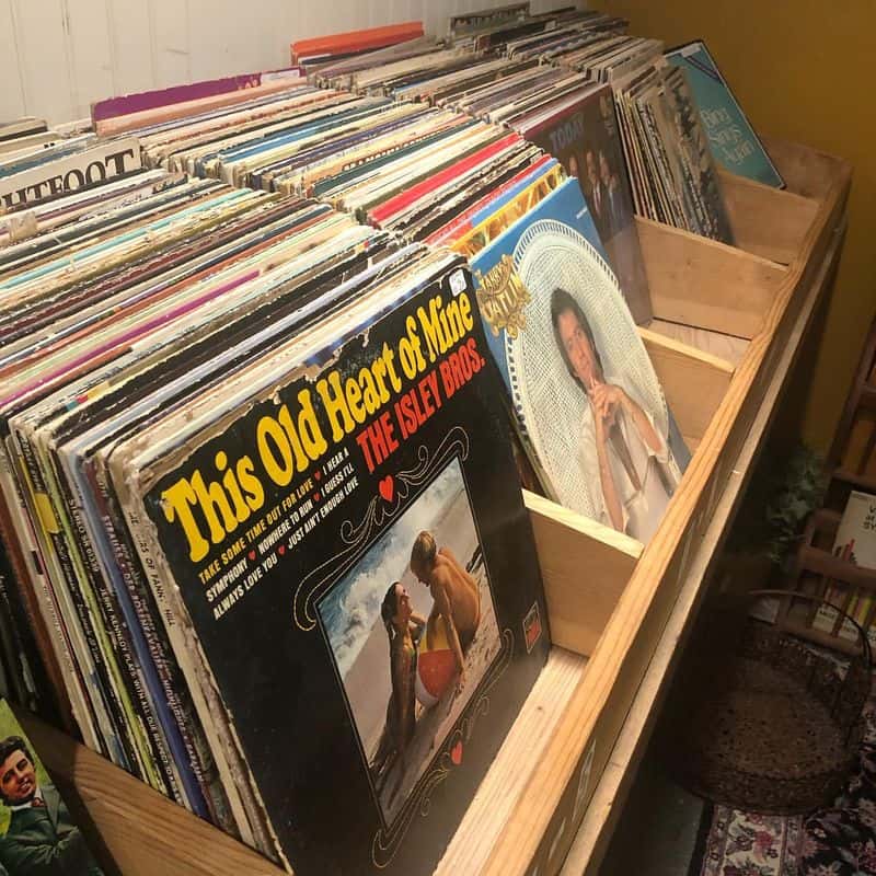 Vinyl Records—Because Digital Just Can’t Compete with the Crackle