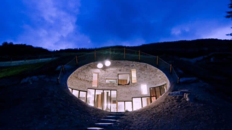 7 Ingenious Underground Homes Shattering Surface Stereotypes – DecoFond