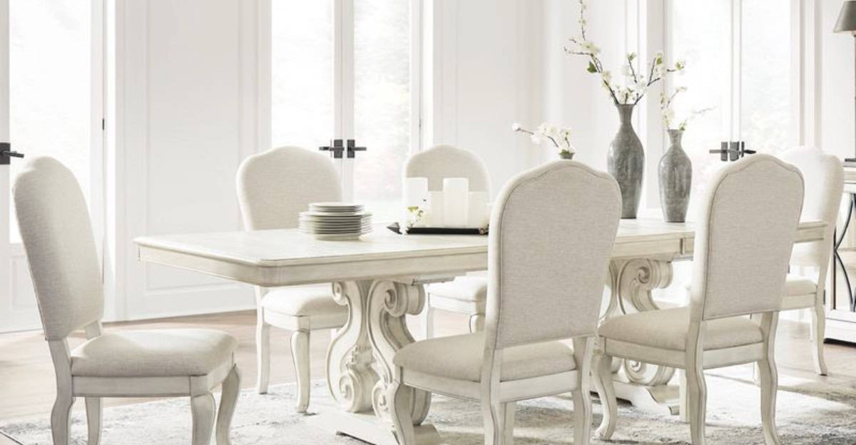 6 White Table Dining Rooms That Exude Timeless Elegance