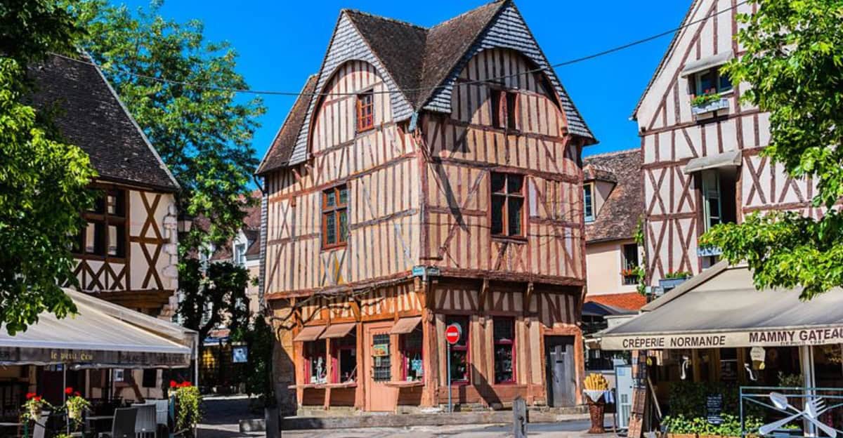 10 Charming French Villages Near Paris That Feel Like a Fairytale