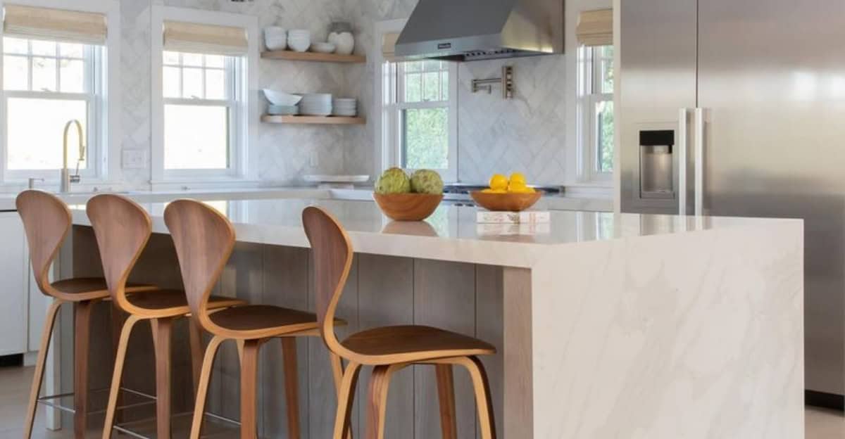 10 Reasons Waterfall Kitchen Islands Are the Hottest Kitchen Trend