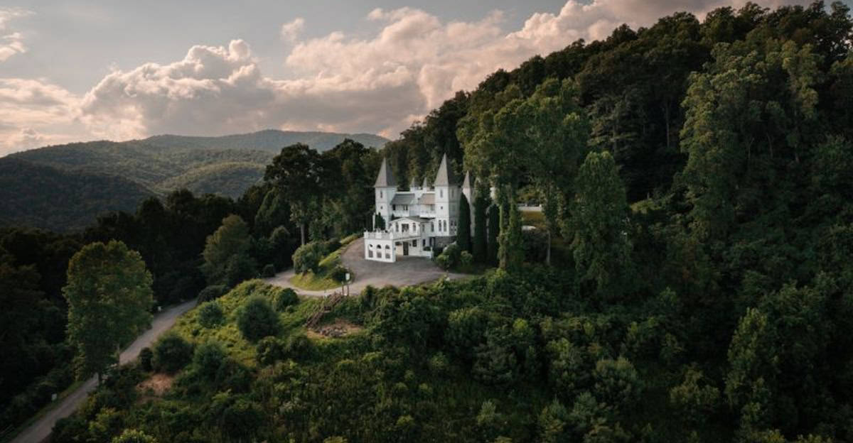 9 Airbnb Castles Where You Can Live Like Royalty (For a Night)