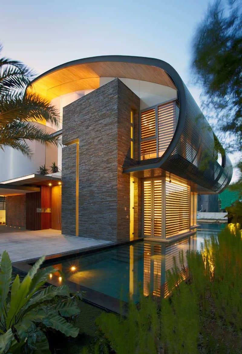 Eco-Friendly Futuristic Mansion