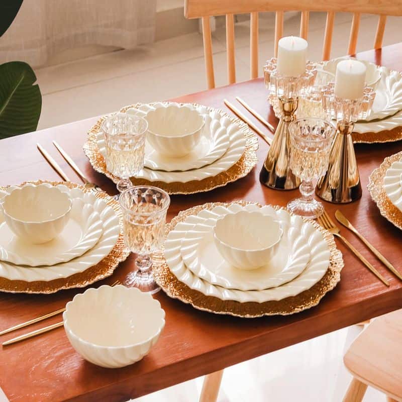 Exquisite Dinnerware Set