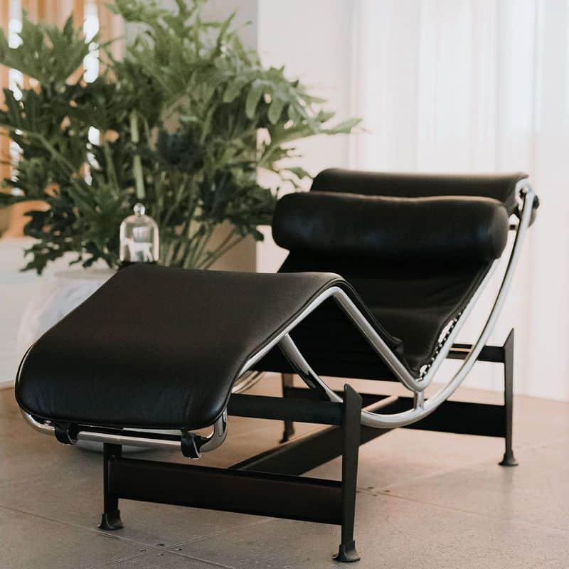 LC4 Chaise Lounge