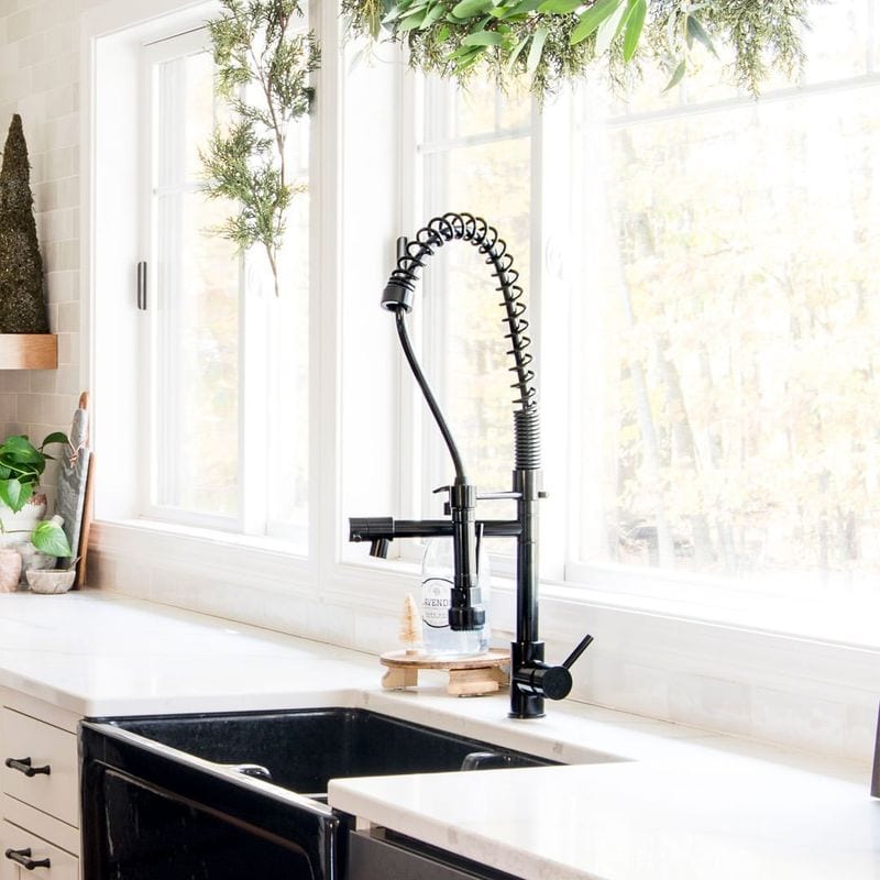 Modern Black Pull-Down Kitchen Faucet