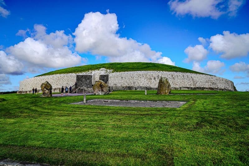 Newgrange, Ireland (c. 3200 BC)