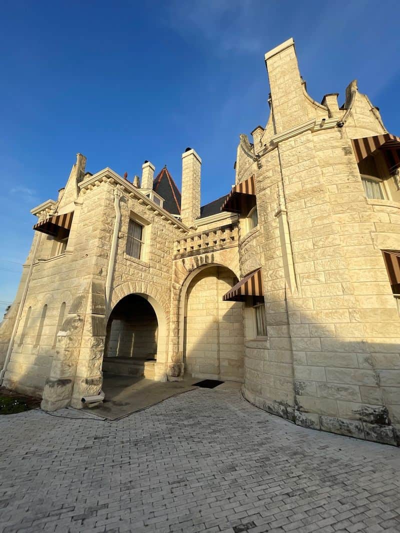 Private Room in a Castle – San Antonio, Texas, USA