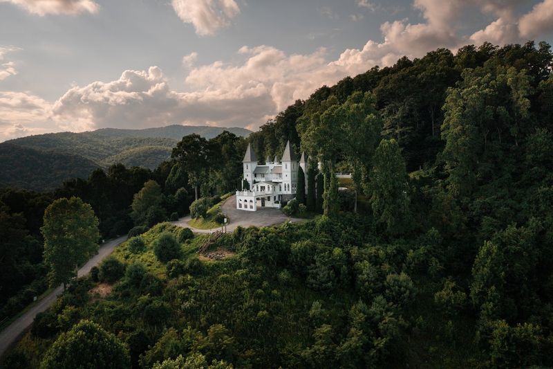 Smithmore Castle – Spruce Pine, North Carolina, USA