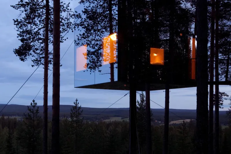 The Mirrorcube, Sweden