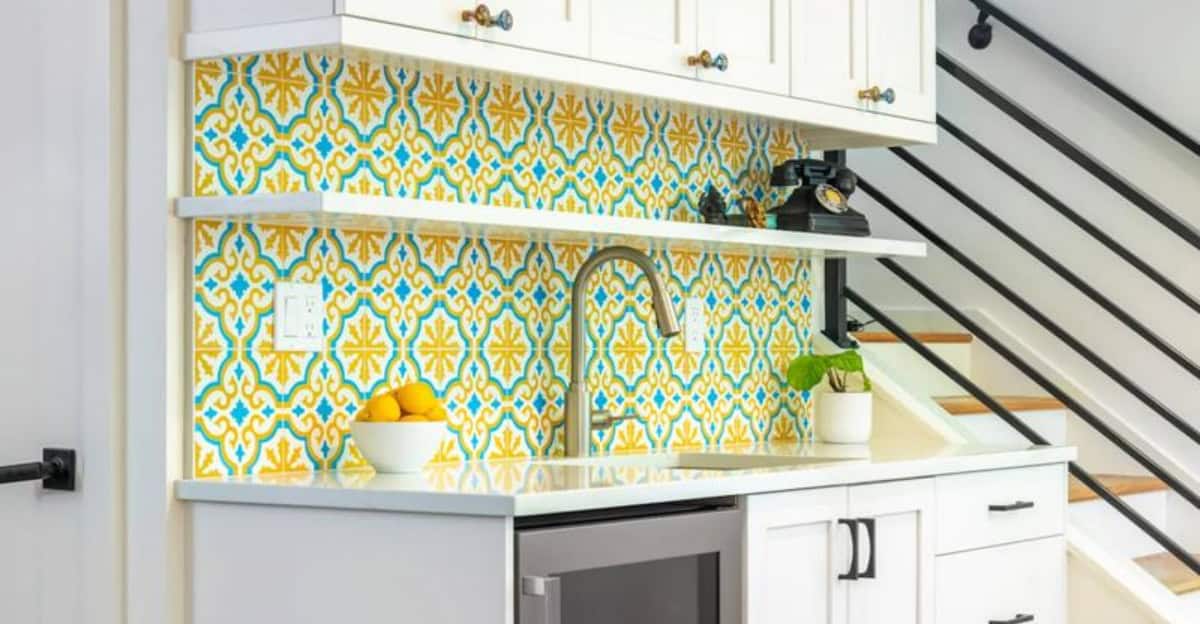 benefits-colorful-kitchen-backsplashes