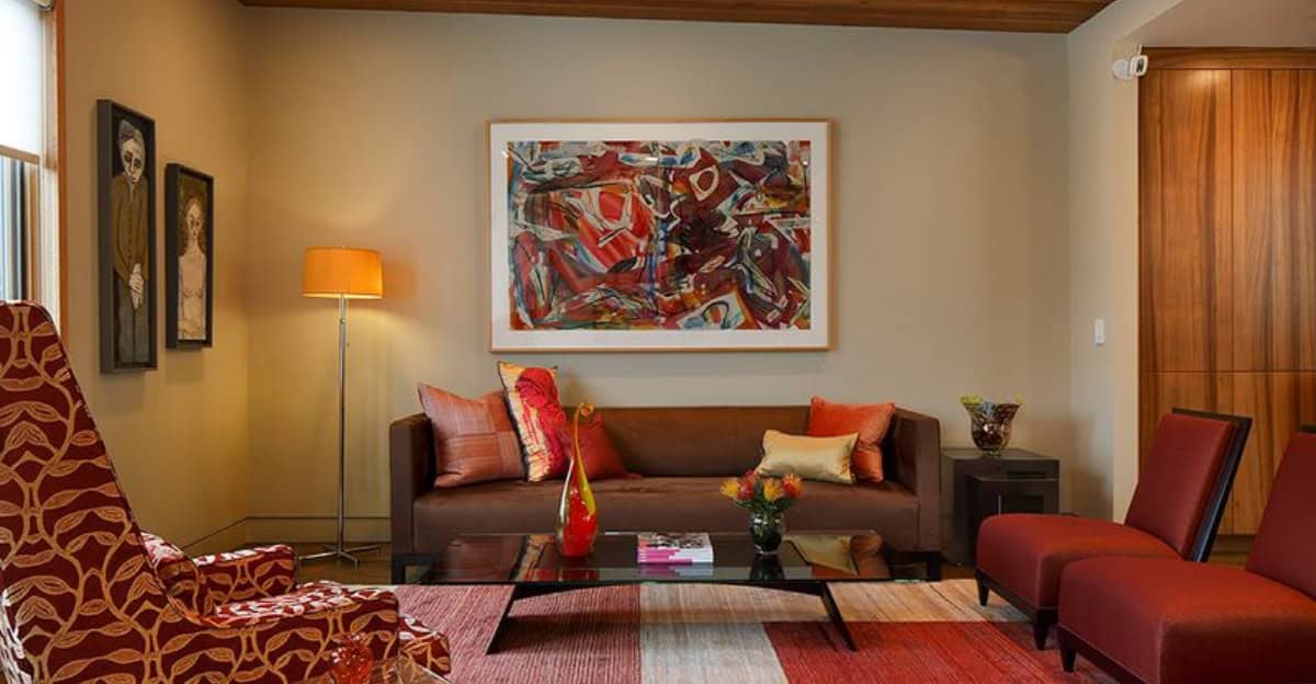 8 Chic Color Schemes That Highlight the Warmth of Brown