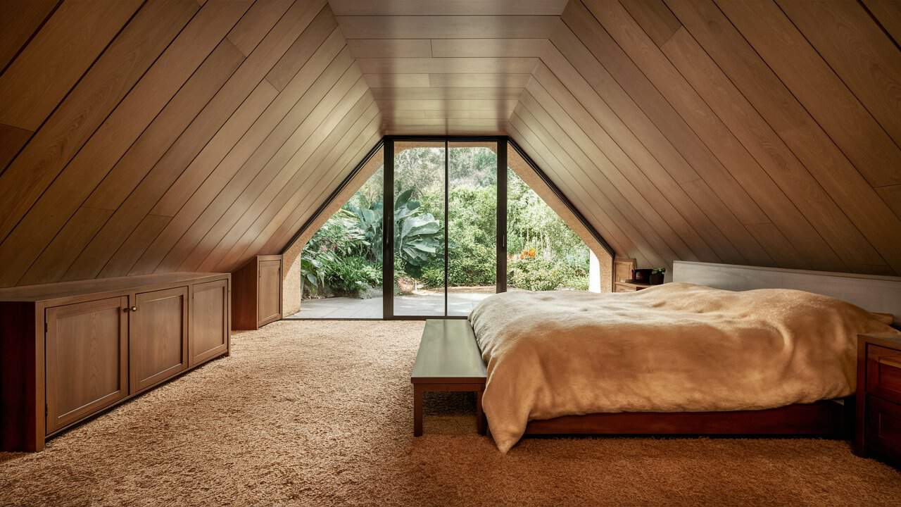 10 Slanted Room Ideas for Creating Unique and Cozy Spaces