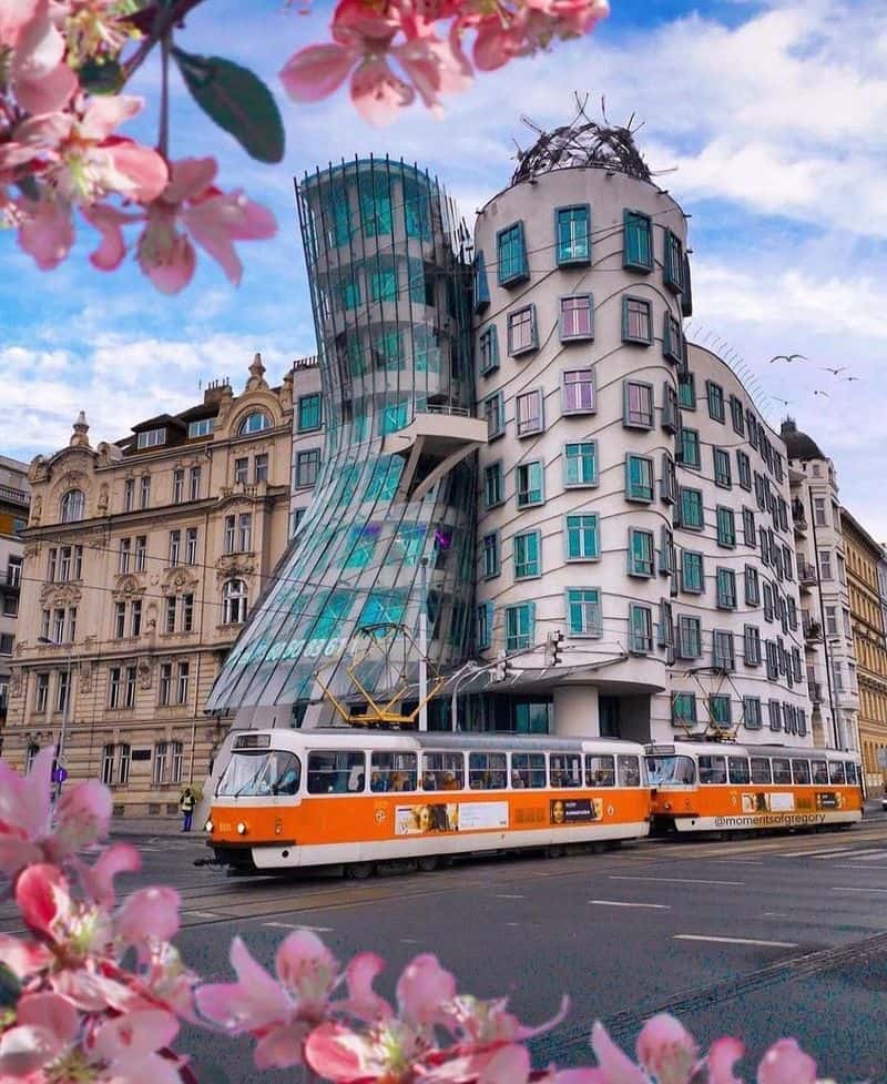 The Dancing House, Prague