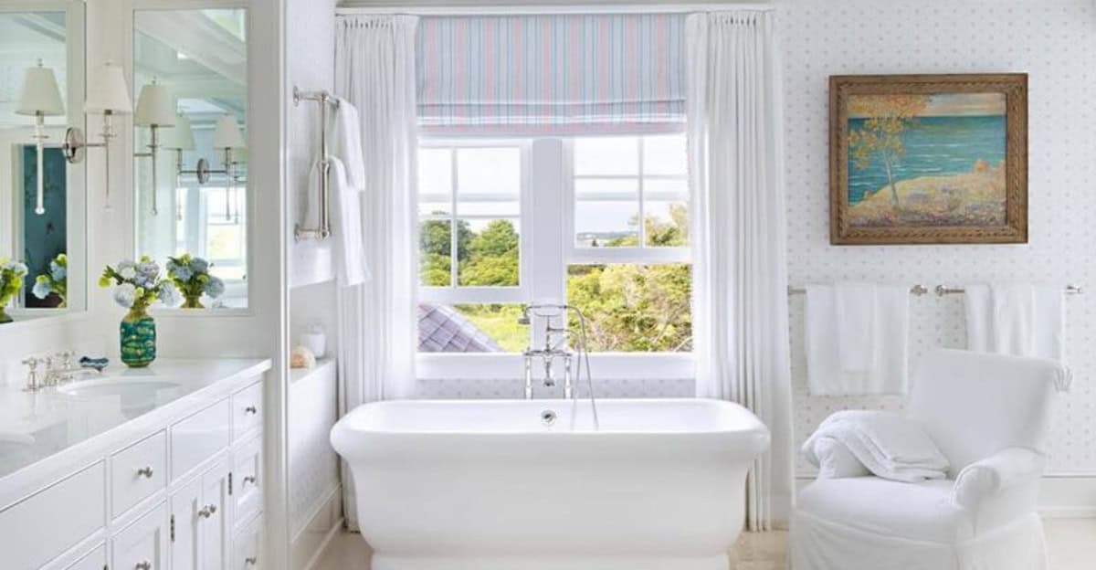 Freestanding vs Built-In Tubs – Which Wins The Bathroom Battle?