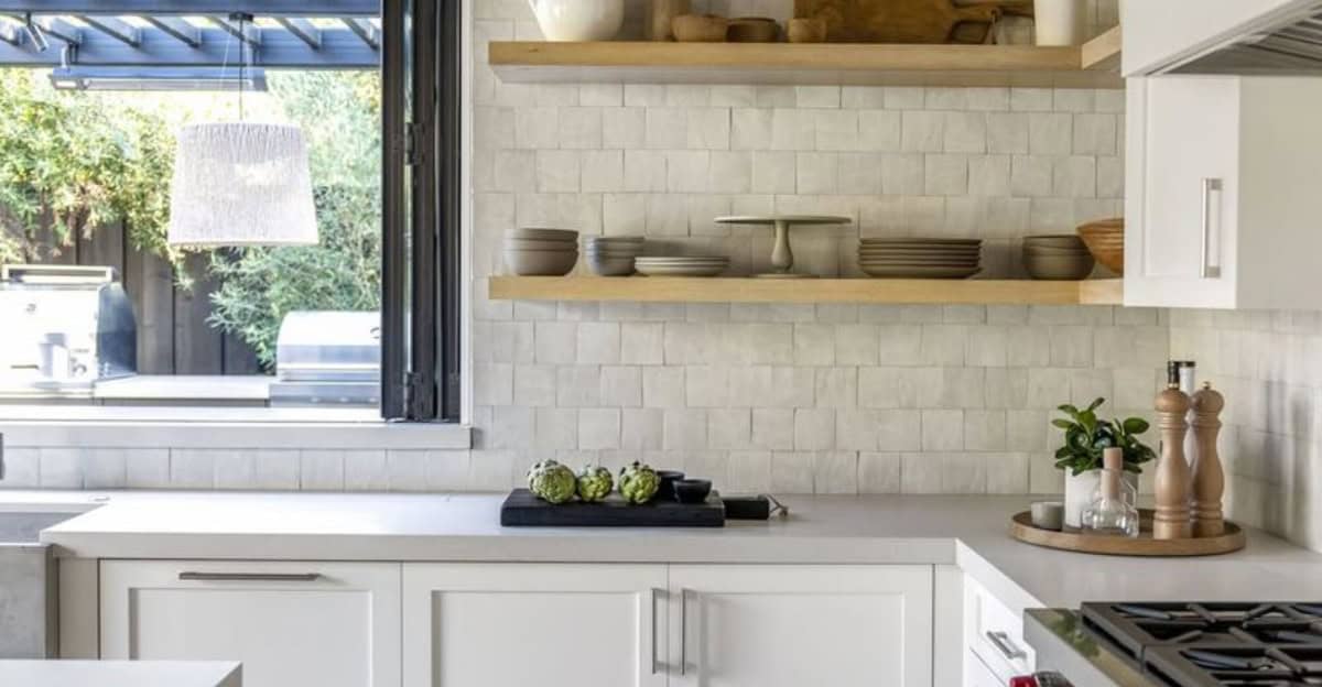 10 Things They’ll Never Tell You About Open Shelving