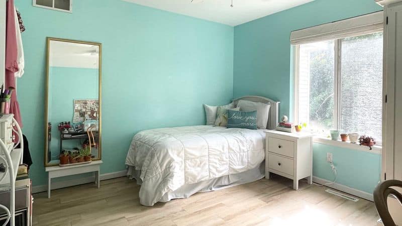 Valspar's Aqua Glow