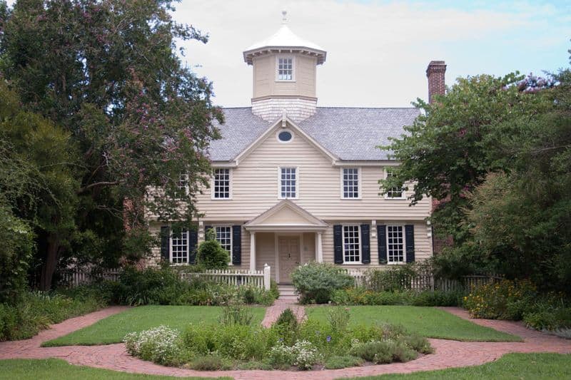 Charming Focal Point