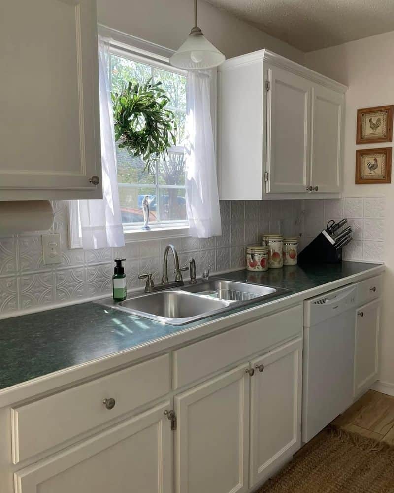 Cabinets That Don't Reach the Ceiling