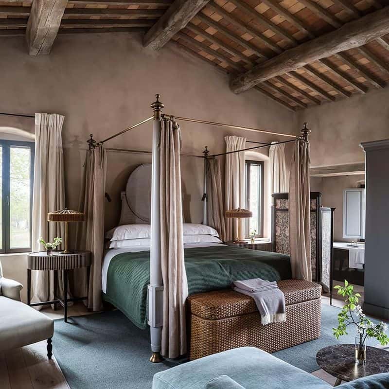 Canopy Beds with Drapes