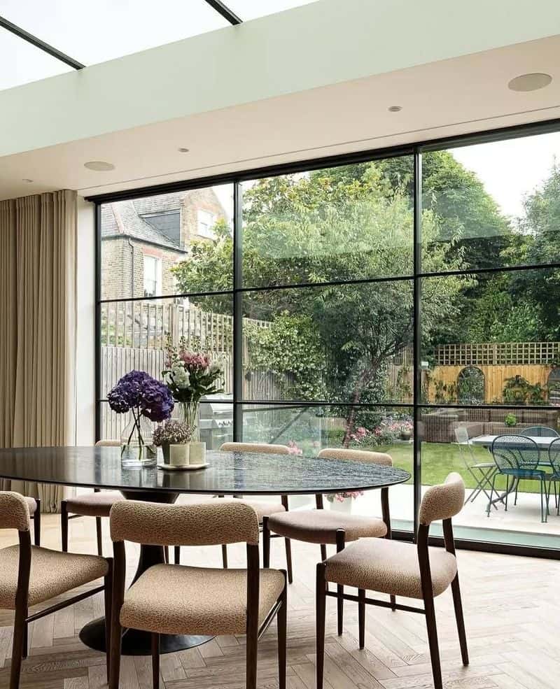 Dramatic Dining Rooms