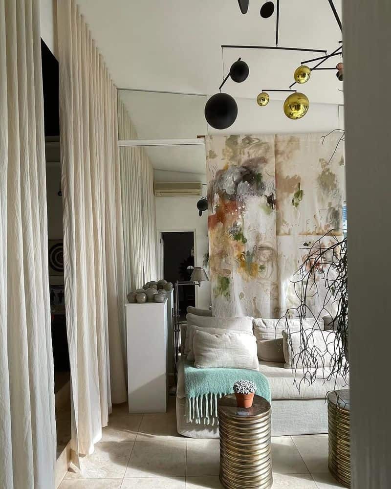 Curtains for Flexible Separation