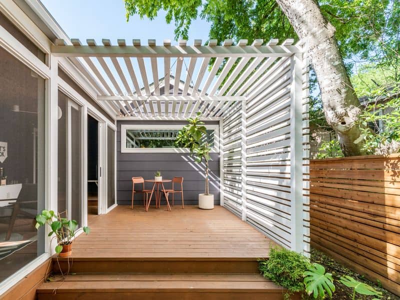 Deck with Trellis