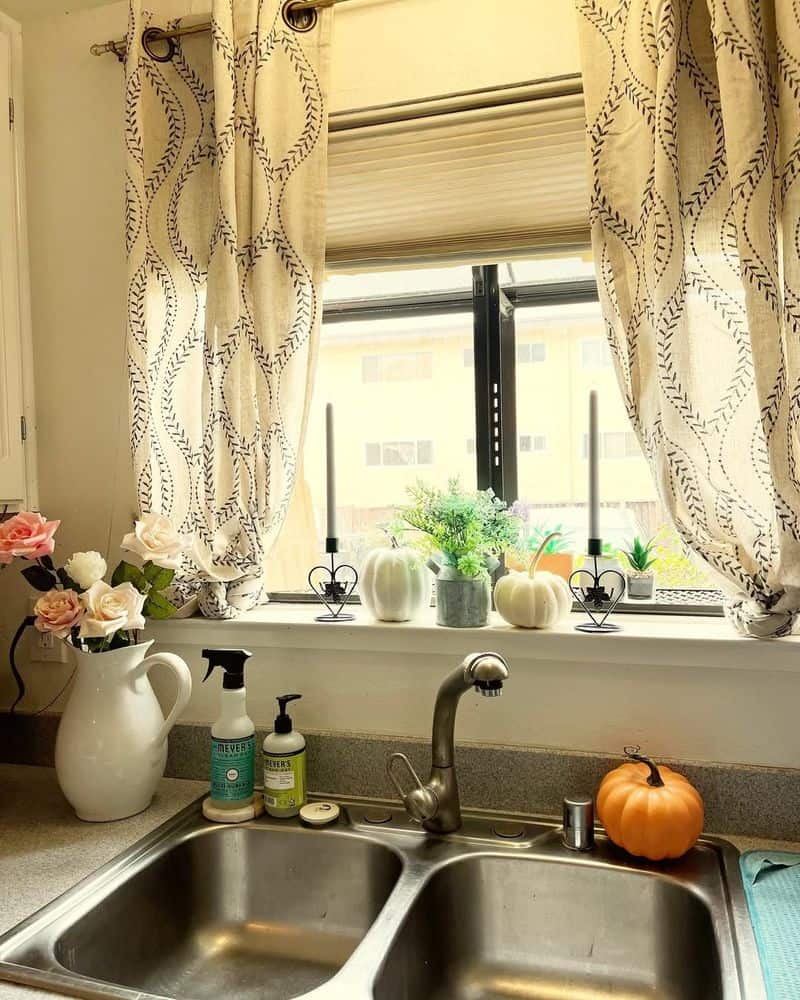 Decorate the Window