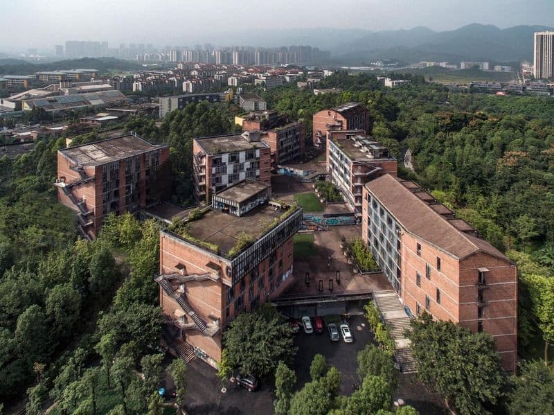 Design Department, Sichuan Fine Arts Institute, China, 2006